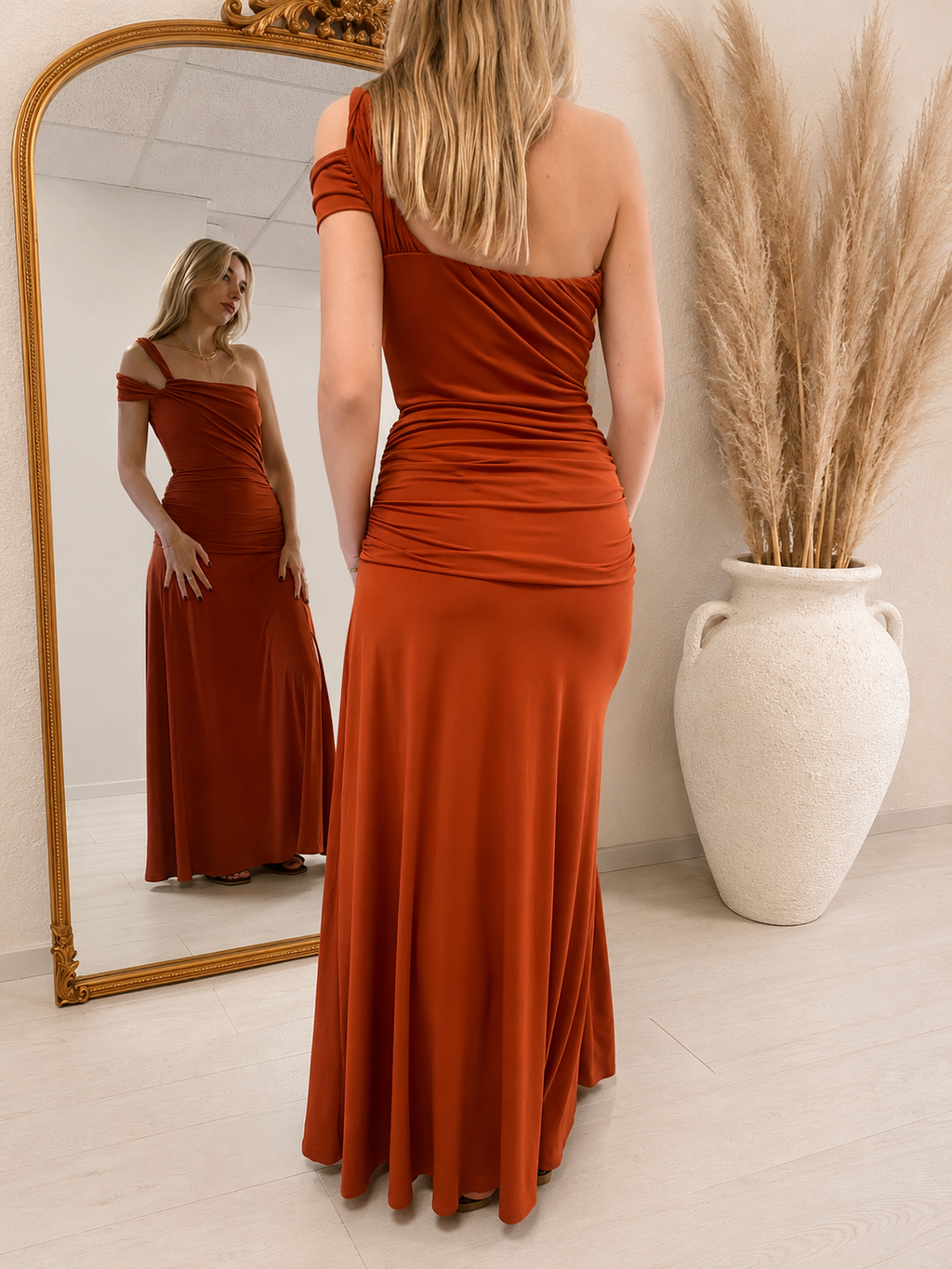 Robe longue asymétrique drapée – Terracota