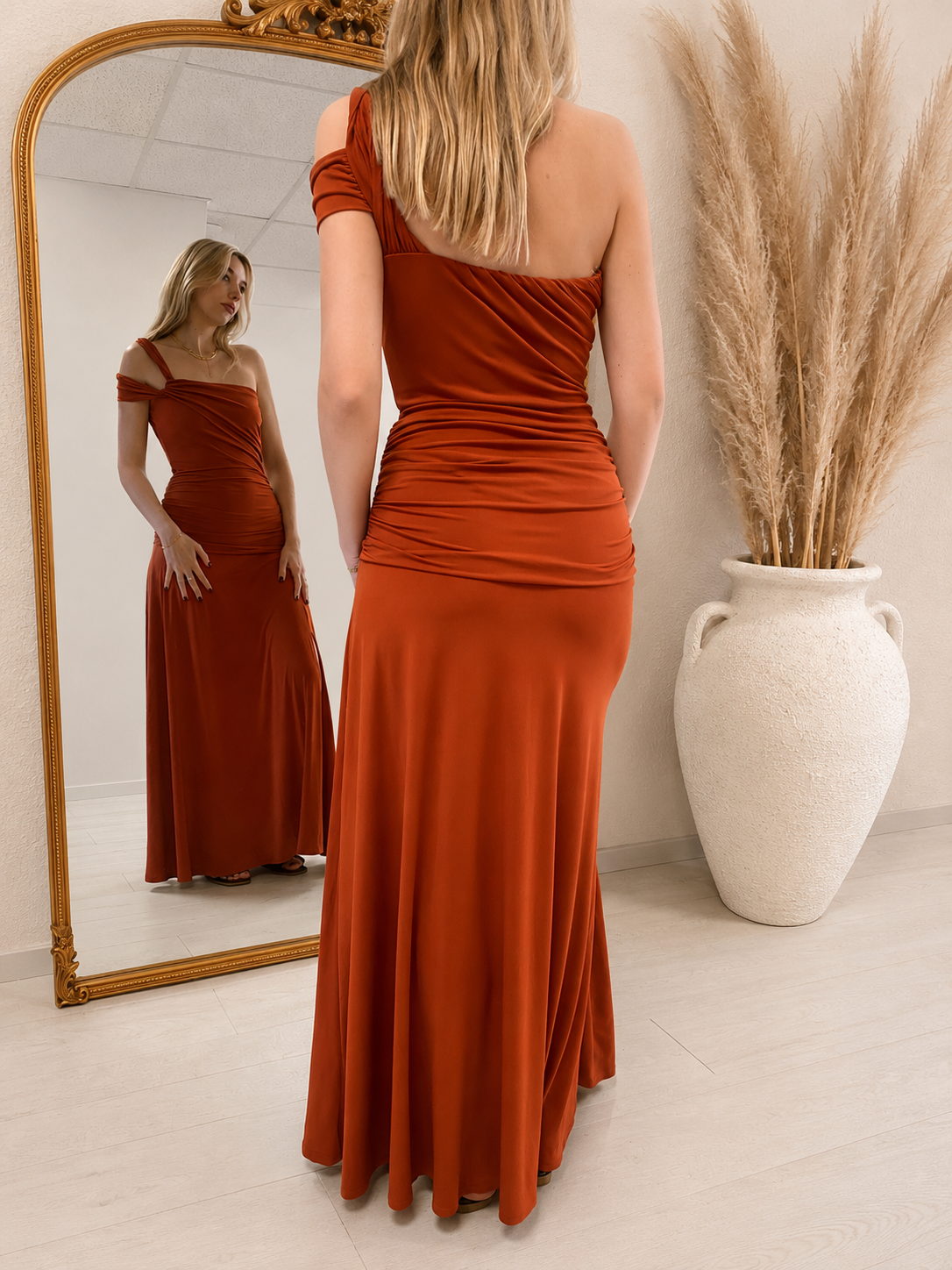Robe longue asymétrique drapée – Terracota