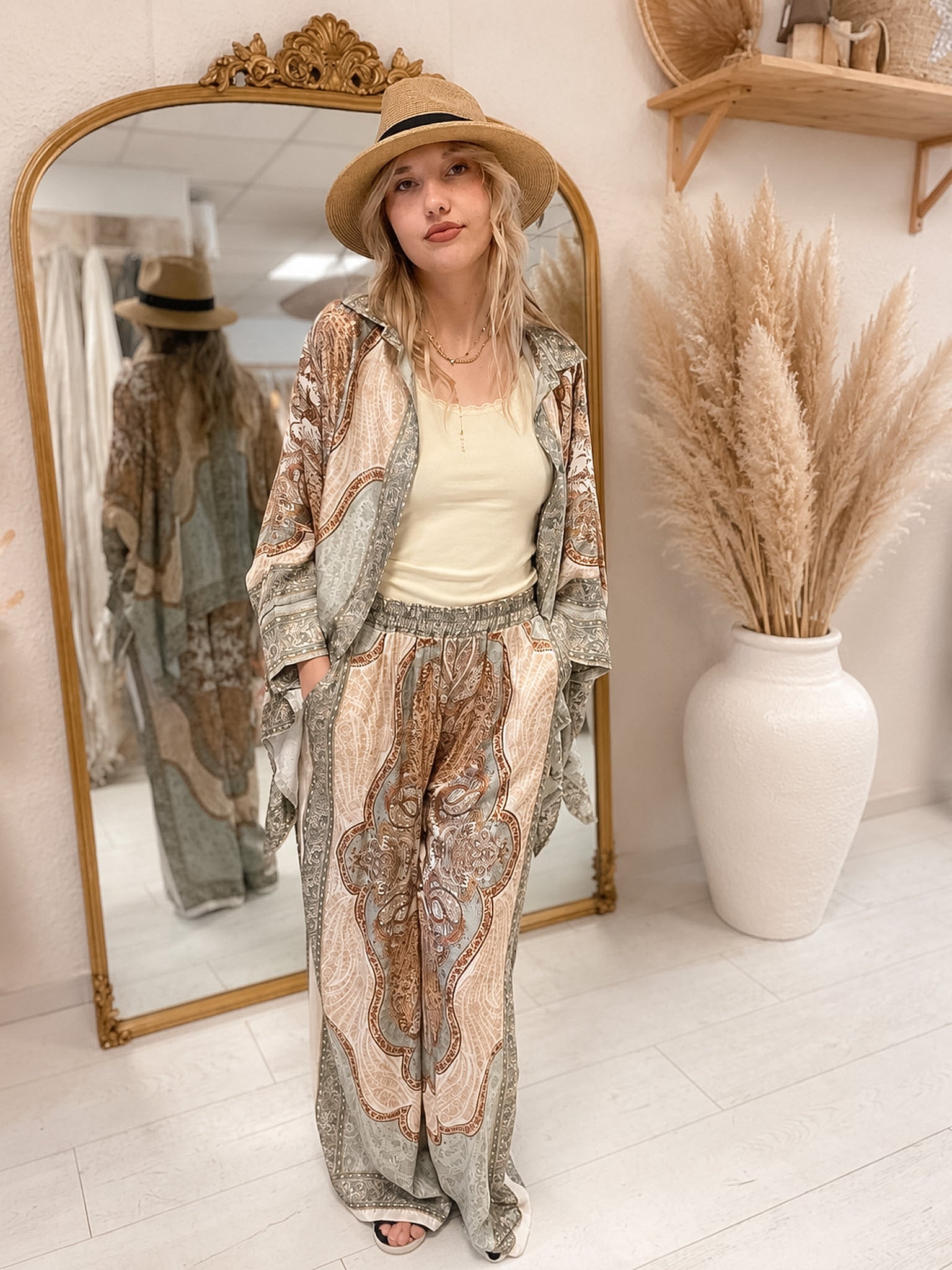 Chemise fluide imprimée bohème – Tons pastels, motifs cachemire