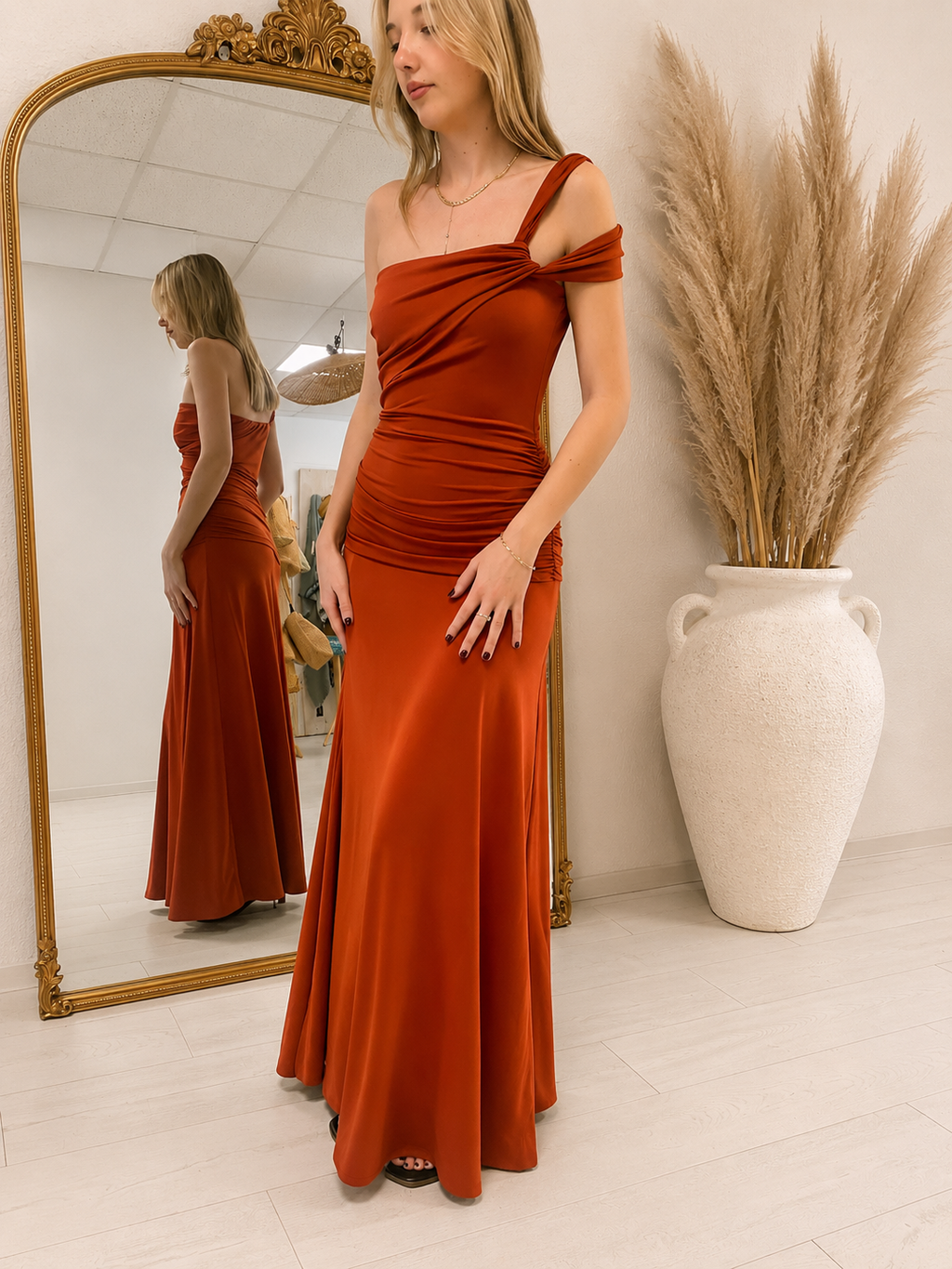 Robe longue asymétrique drapée – Terracota