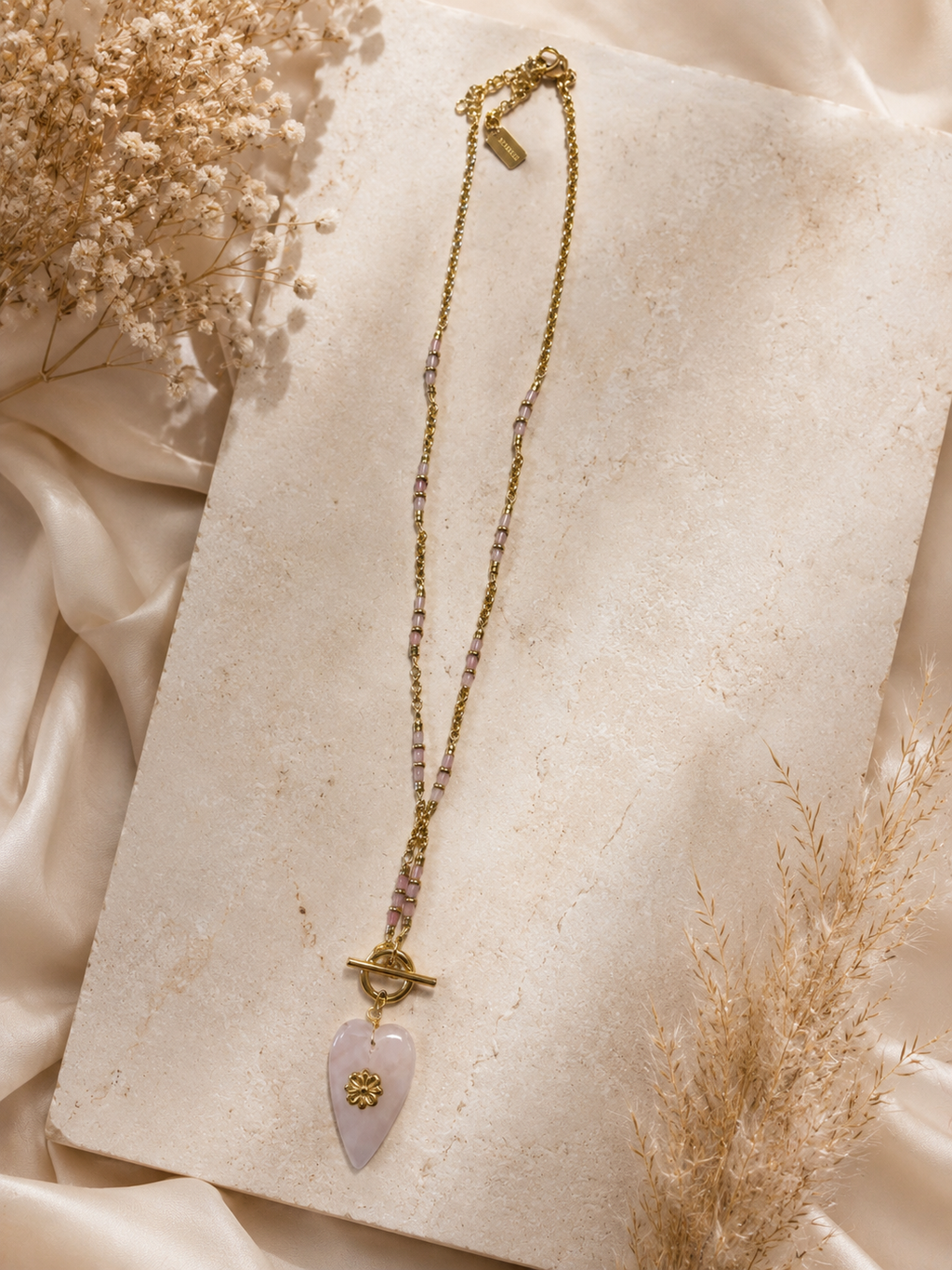 Collier Cœur Rose : Perles Délicates