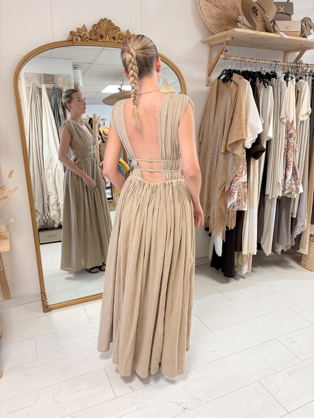 Robe longue dos nu en coton beige sable