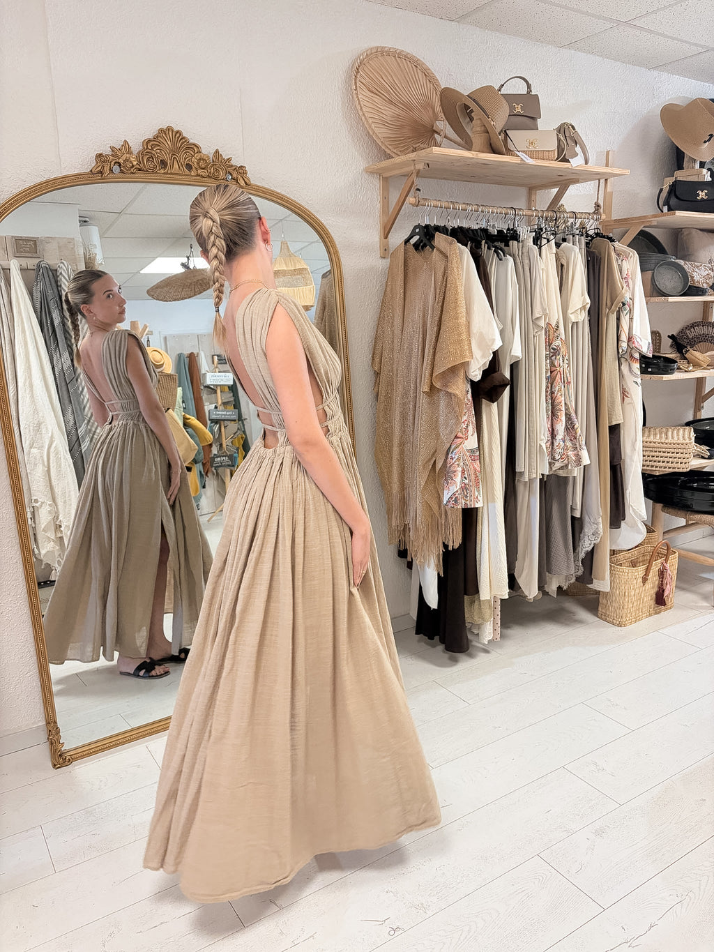 Robe longue dos nu en coton beige sable