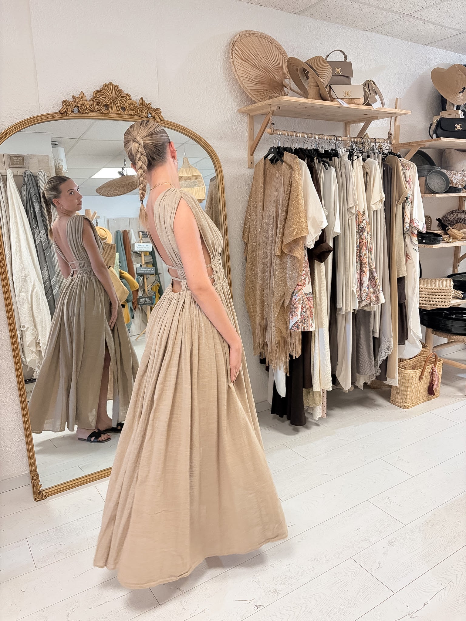 Robe longue dos nu en coton beige sable