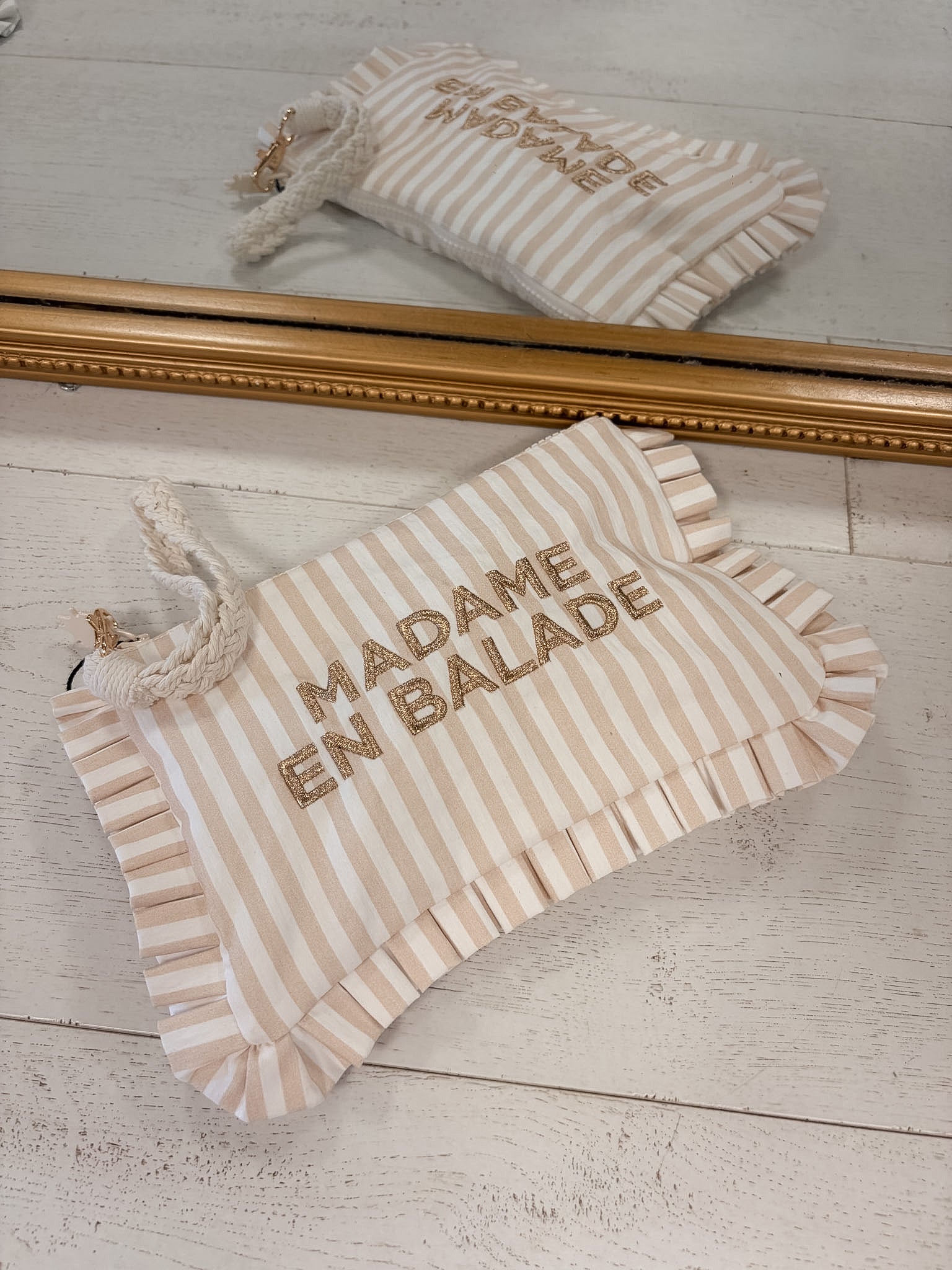 Pochette "Madame en Balade"