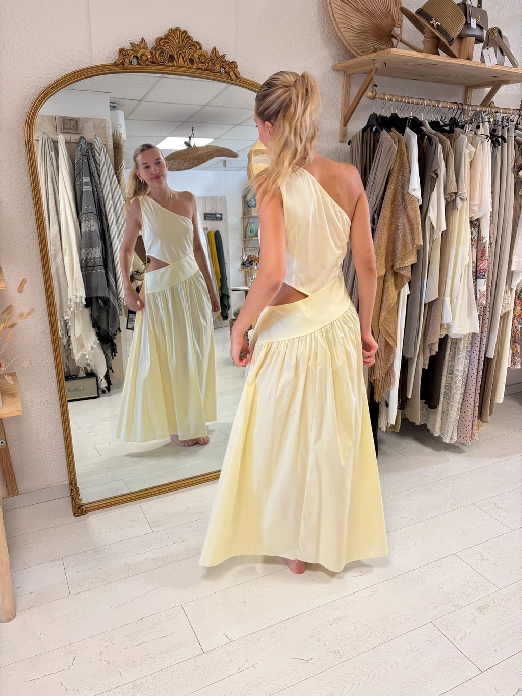 Robe asymétrique jaune