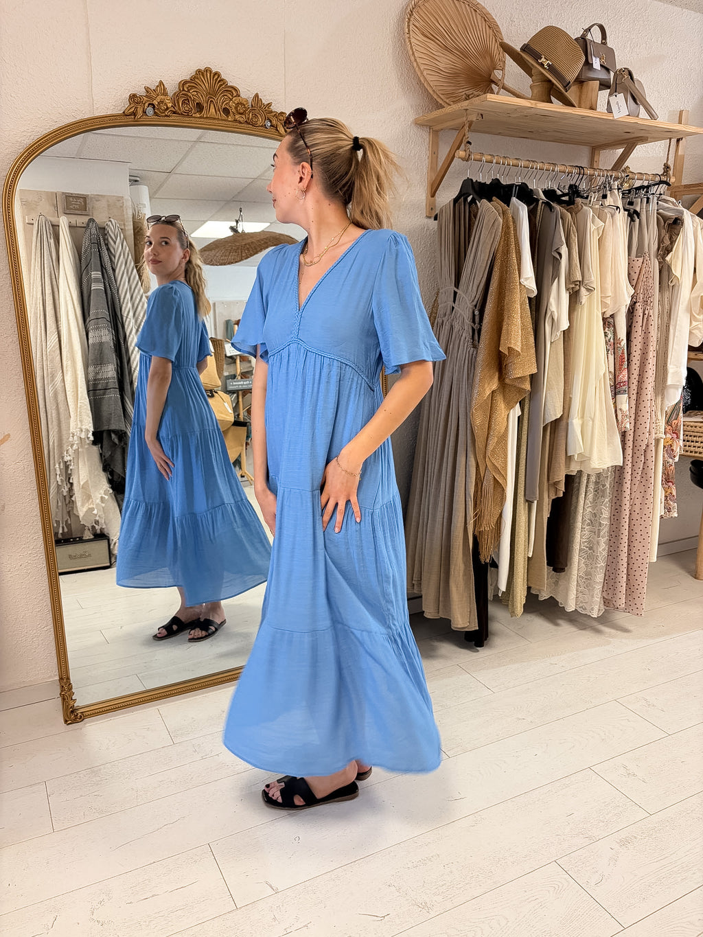 Robe Isis-Goa